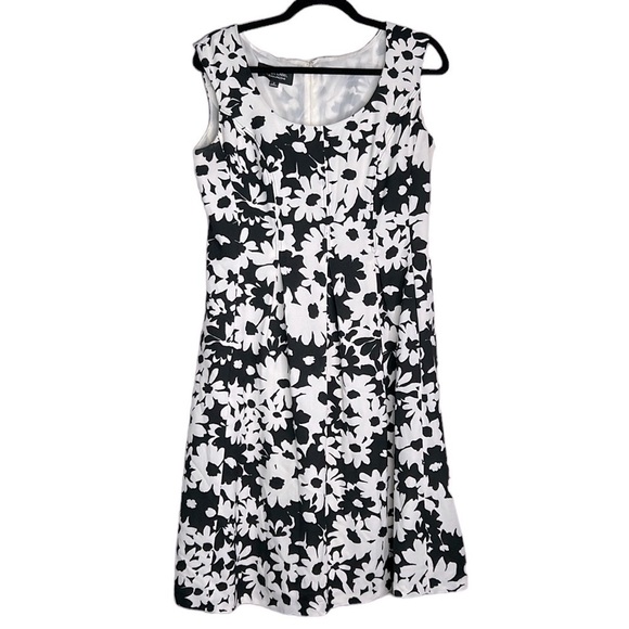 Black Label by Evan Picone Black & White Floral Flowy Dress Size 6 - Picture 1 of 7